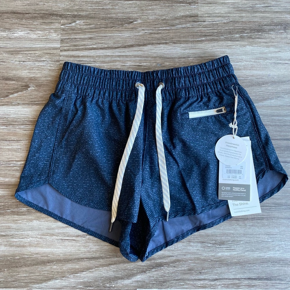 Vuori Clementine Short 2.0 Azure Dashed Lines Performance